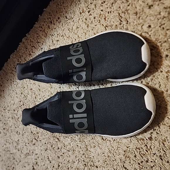 Adidas Cloudfoam Shoes - Picture 2 of 7